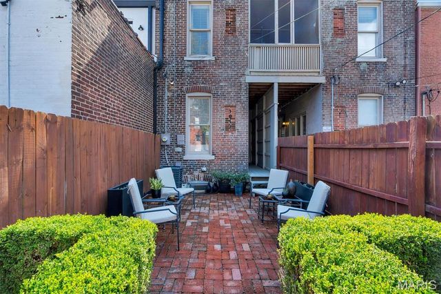 1911 Lynch Street, St Louis, MO 63118