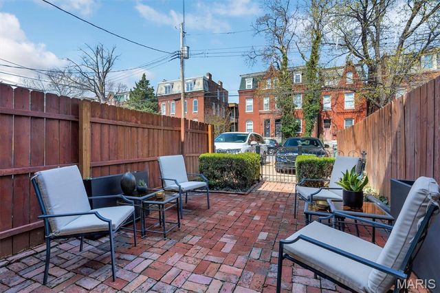 1911 Lynch Street, St Louis, MO 63118