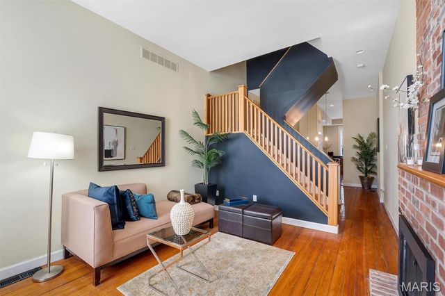 1911 Lynch Street, St Louis, MO 63118