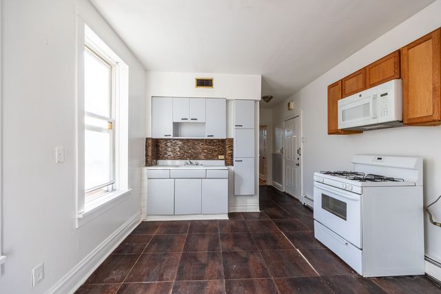 2652 W 23rd Place 2F, Chicago, IL 60608