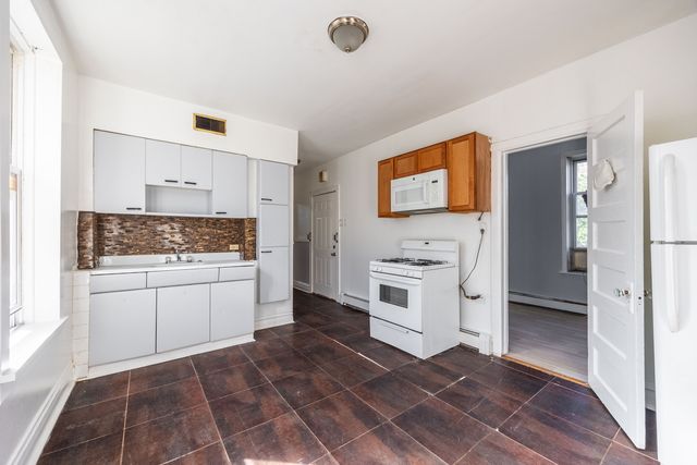 2652 W 23rd Place 2F, Chicago, IL 60608