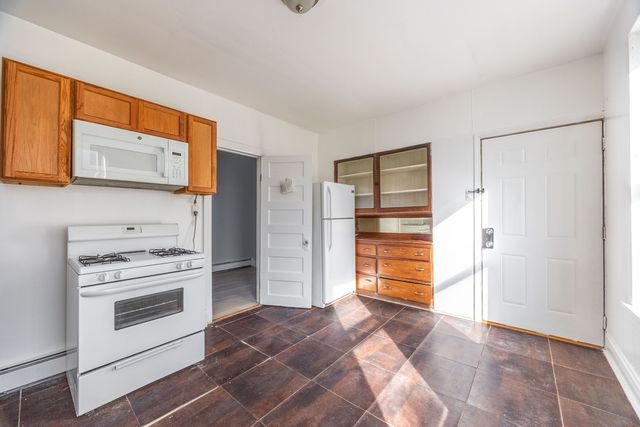 2652 W 23rd Place 2F, Chicago, IL 60608
