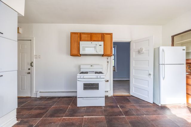 2652 W 23rd Place 2F, Chicago, IL 60608