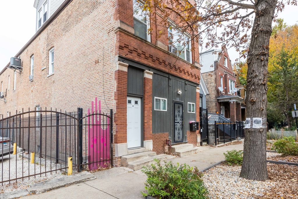 2652 W 23rd Place 2F, Chicago, IL 60608