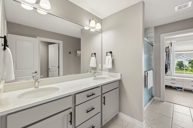 6084 Gladbury Court, Pleasant Hill, IA 50327