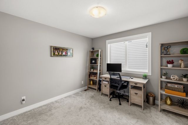 6084 Gladbury Court, Pleasant Hill, IA 50327