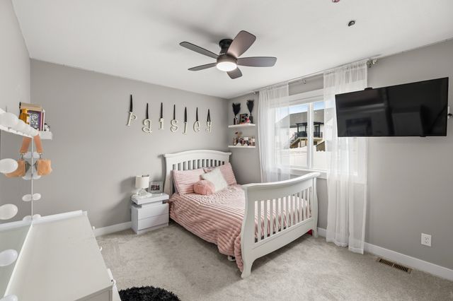 6084 Gladbury Court, Pleasant Hill, IA 50327