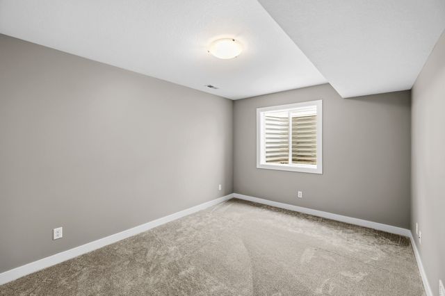 6084 Gladbury Court, Pleasant Hill, IA 50327