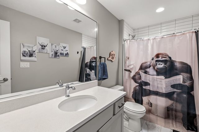 6084 Gladbury Court, Pleasant Hill, IA 50327