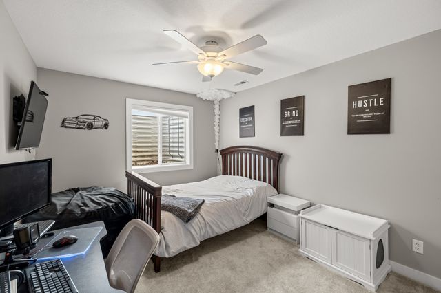 6084 Gladbury Court, Pleasant Hill, IA 50327