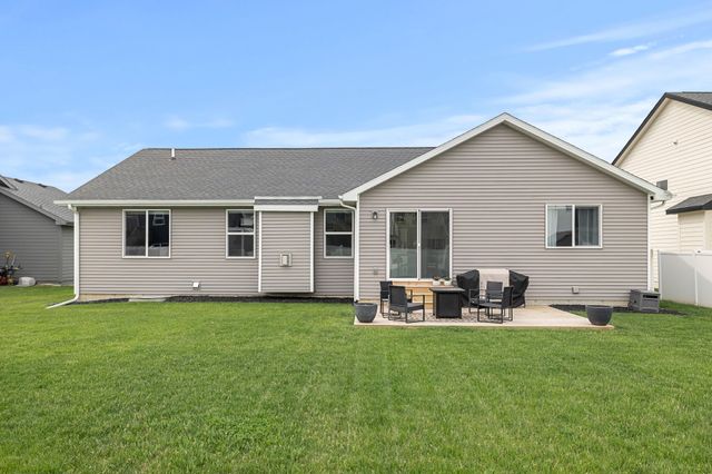 6084 Gladbury Court, Pleasant Hill, IA 50327