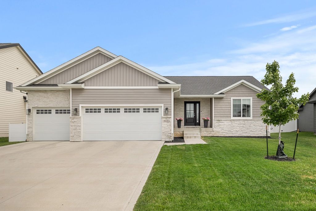 6084 Gladbury Court, Pleasant Hill, IA 50327