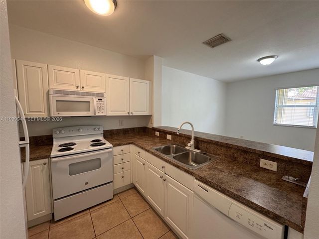 1690 NE 33rd Ave 210-6, Homestead, FL 33033