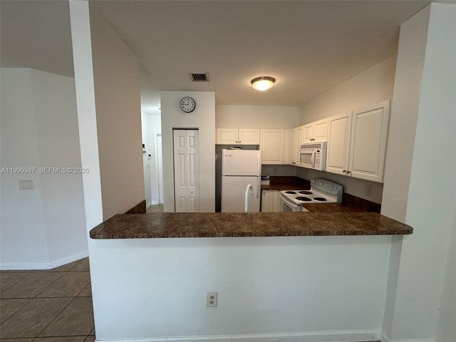 1690 NE 33rd Ave 210-6, Homestead, FL 33033