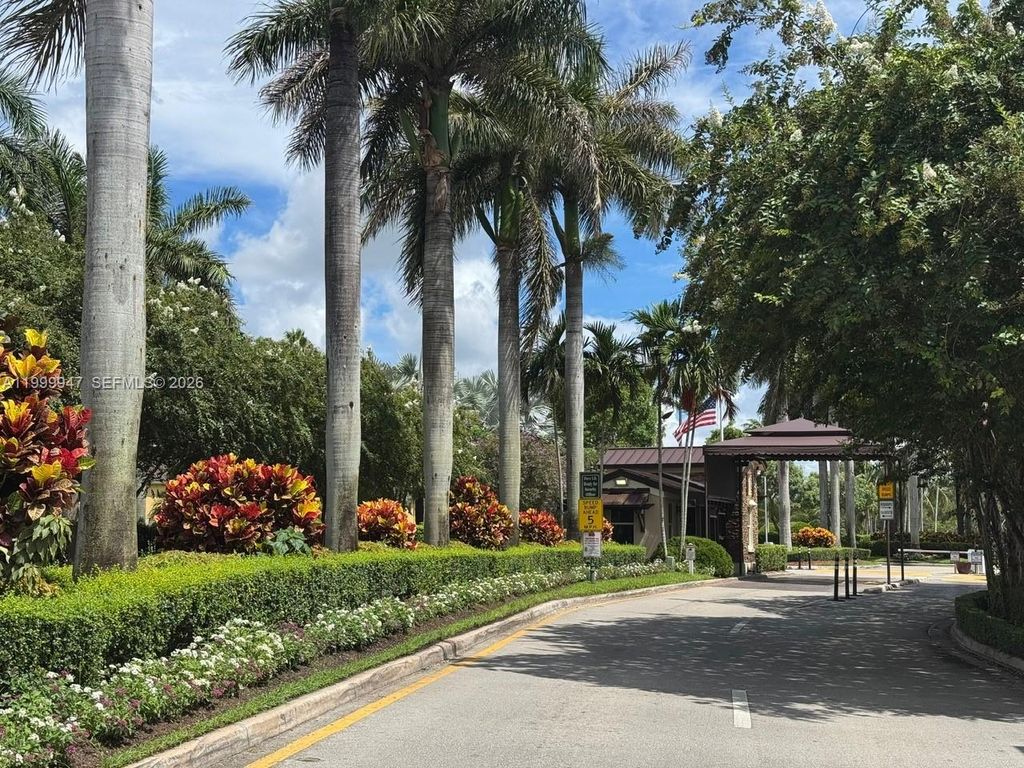 1690 NE 33rd Ave 210-6, Homestead, FL 33033