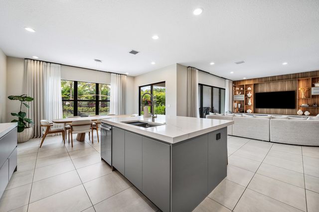 8124 Crystal Downs Avenue, Boca Raton, FL 33434
