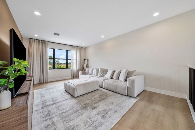8124 Crystal Downs Avenue, Boca Raton, FL 33434