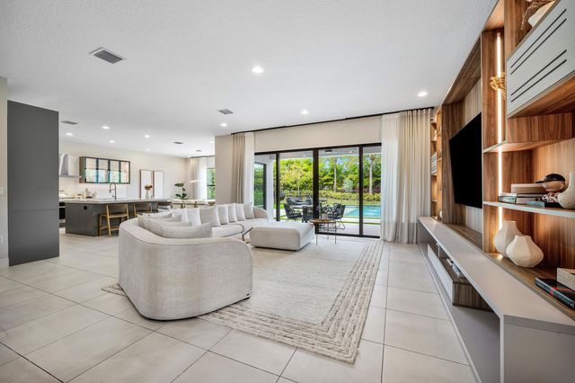 8124 Crystal Downs Avenue, Boca Raton, FL 33434