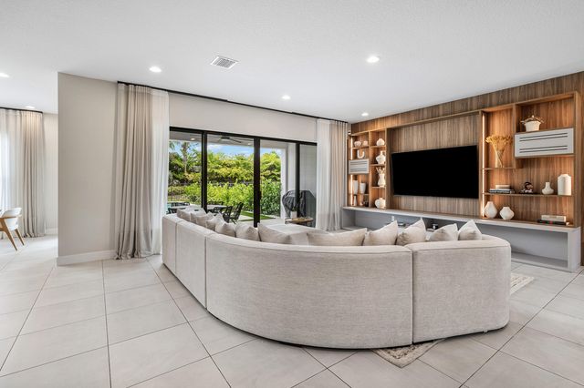 8124 Crystal Downs Avenue, Boca Raton, FL 33434