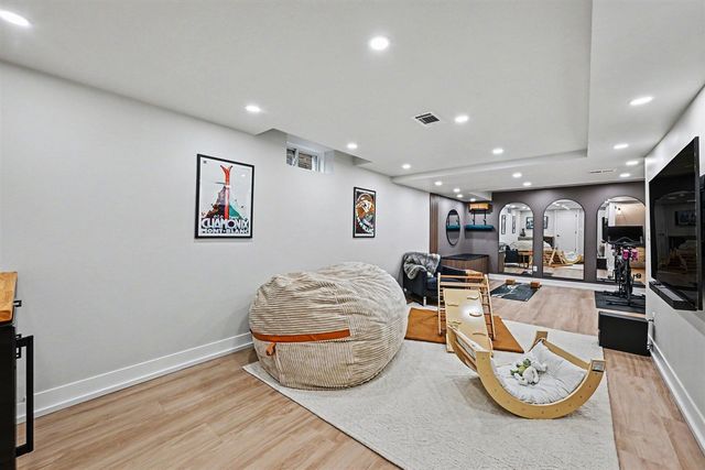 586 Kuehnle Avenue, Ann Arbor, MI 48103