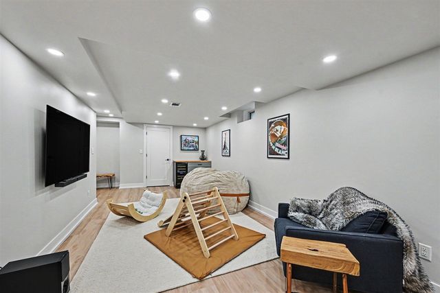 586 Kuehnle Avenue, Ann Arbor, MI 48103