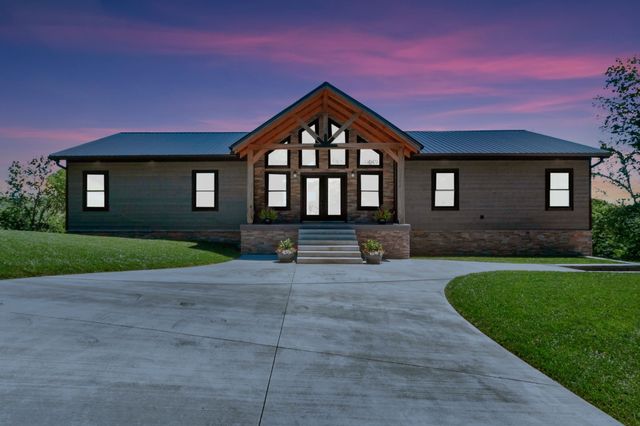1055 Hunters Landing Ln, Smithville, TN 37166