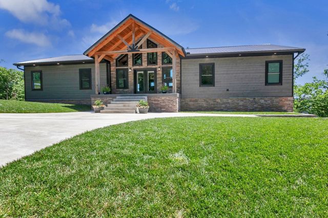 1055 Hunters Landing Ln, Smithville, TN 37166