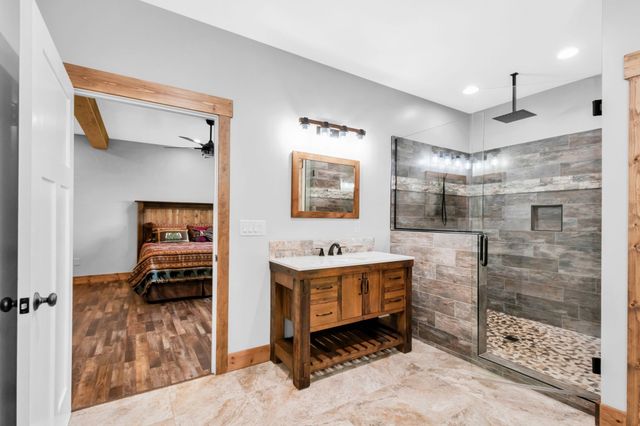 1055 Hunters Landing Ln, Smithville, TN 37166