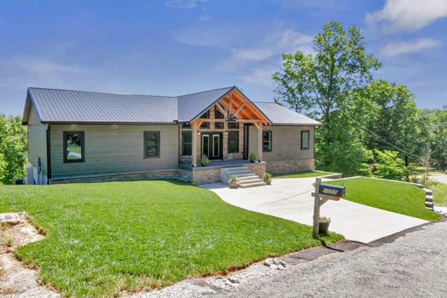 1055 Hunters Landing Ln, Smithville, TN 37166