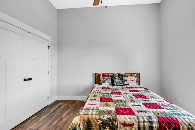 1055 Hunters Landing Ln, Smithville, TN 37166