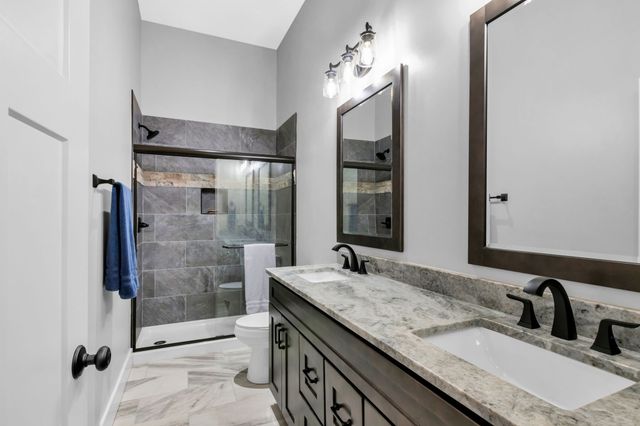 1055 Hunters Landing Ln, Smithville, TN 37166