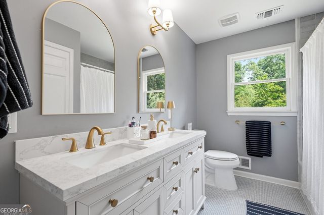 1722 Kellogg Springs Drive, Atlanta, GA 30338