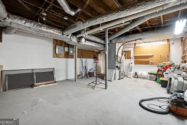1722 Kellogg Springs Drive, Atlanta, GA 30338