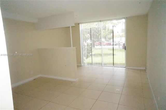 3650 Inverrary Drive 1M, Lauderhill, FL 33319