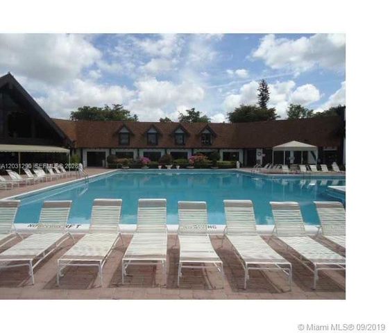 3650 Inverrary Drive 1M, Lauderhill, FL 33319