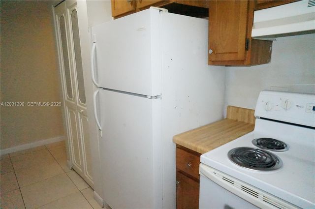3650 Inverrary Drive 1M, Lauderhill, FL 33319
