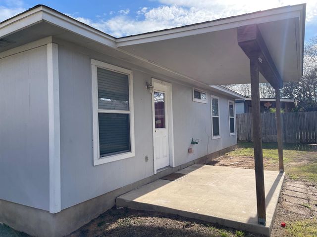 289 Spring Branch LOOP, Kyle, TX 78640