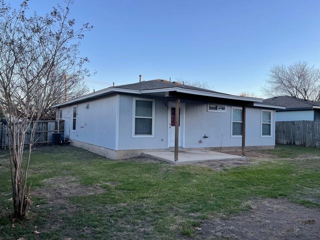 289 Spring Branch LOOP, Kyle, TX 78640