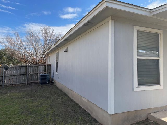 289 Spring Branch LOOP, Kyle, TX 78640