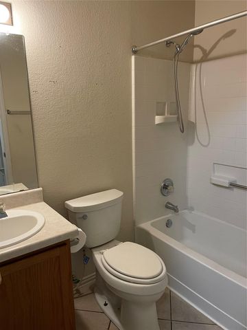 289 Spring Branch LOOP, Kyle, TX 78640