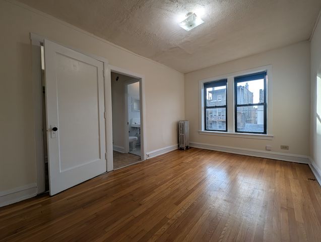 3310 W Schubert Avenue 2Y, Chicago, IL 60647