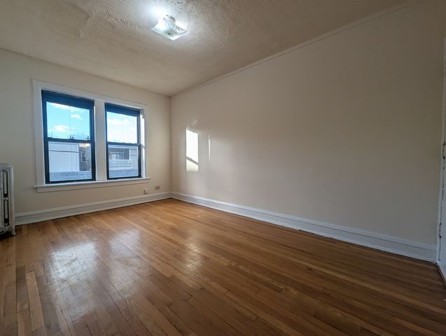 3310 W Schubert Avenue 2Y, Chicago, IL 60647