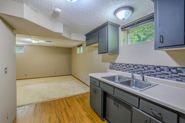 836 112th Avenue NW, Coon Rapids, MN 55448