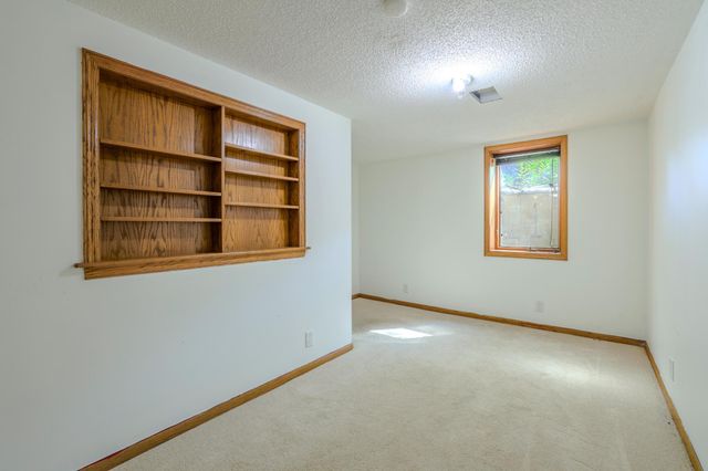 836 112th Avenue NW, Coon Rapids, MN 55448