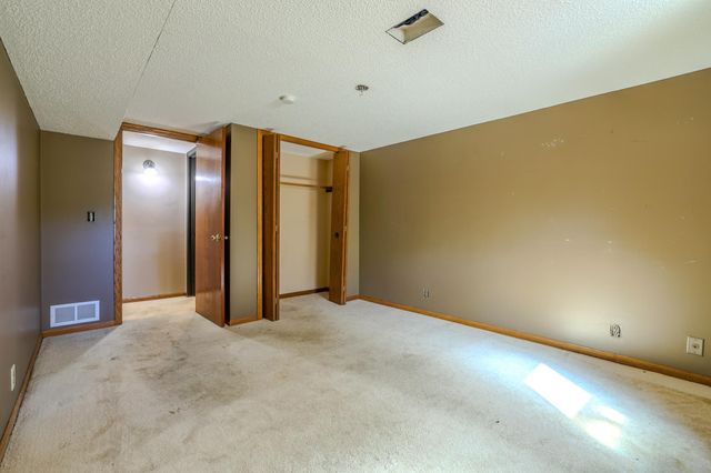 836 112th Avenue NW, Coon Rapids, MN 55448