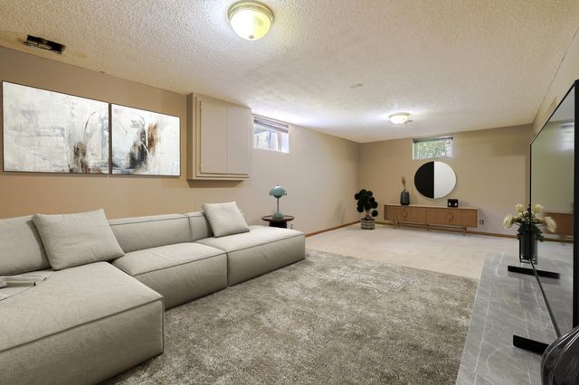 836 112th Avenue NW, Coon Rapids, MN 55448