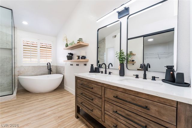 3472 Unique Way, Las Vegas, NV 89129