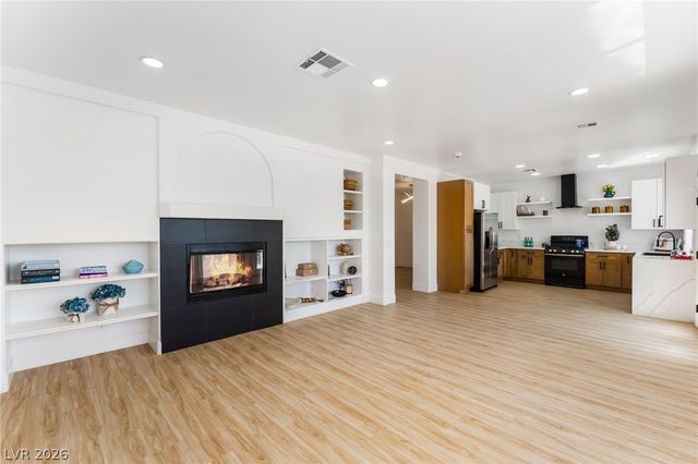 3472 Unique Way, Las Vegas, NV 89129