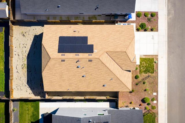 526 Bedfordshire Dr, Patterson, CA 95363