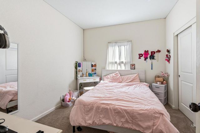 526 Bedfordshire Dr, Patterson, CA 95363